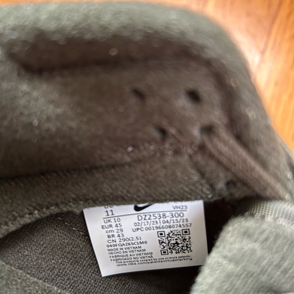 Nike Men's Dark Loden Green Sneakers - Picture 4 of 4